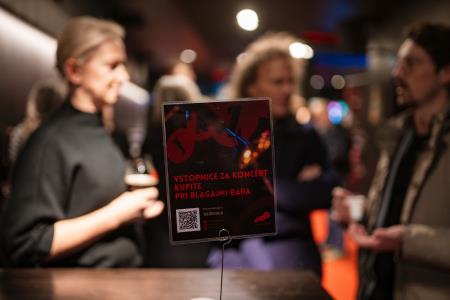 Južnokorejska izvajalka June Yun v KMKC Kompleks (7)